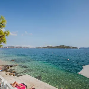 Happy Camp Mobile Homes In Amadria Park Trogir 3* Seget Vranjica