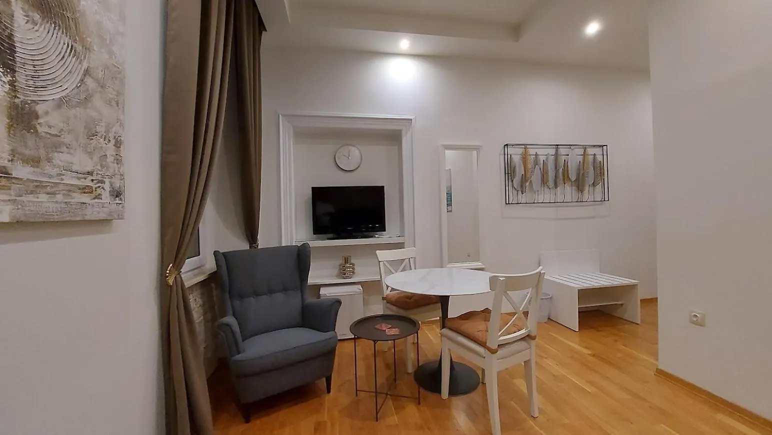 Guest House City Centre Pula 4*,
